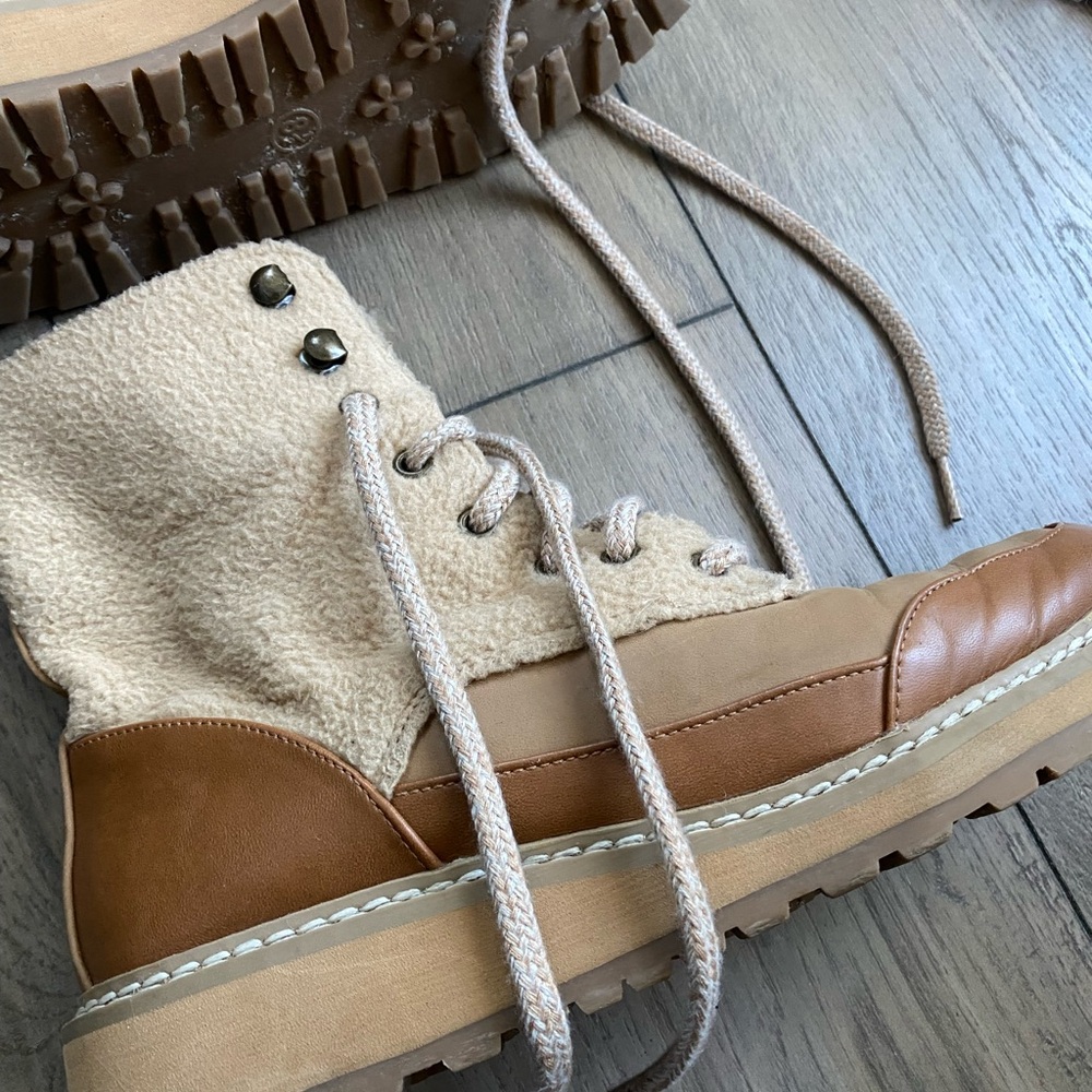Target Multi Color/Fabric Hiking Fashion Boots | Size 8.5 - Picture 4 of 6